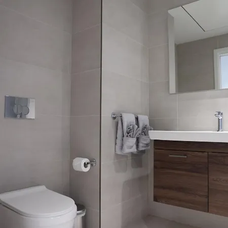 The Mercury With Pool Apartment *